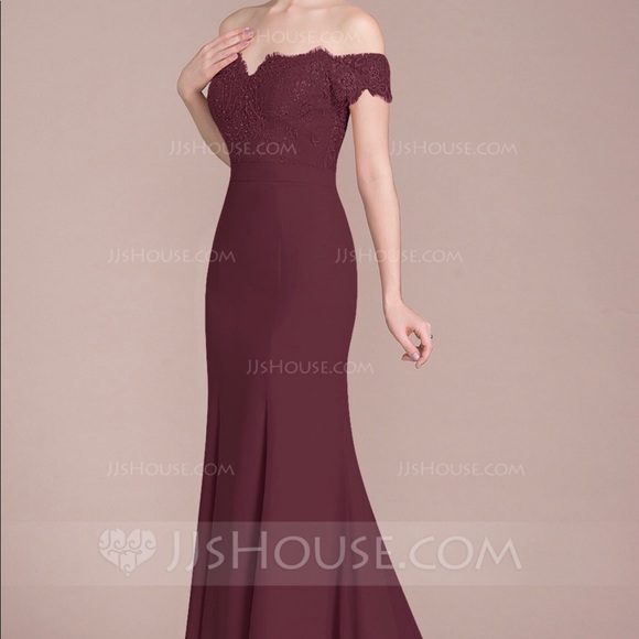 JJ’s house off the shoulder dress - Picture 2 of 8